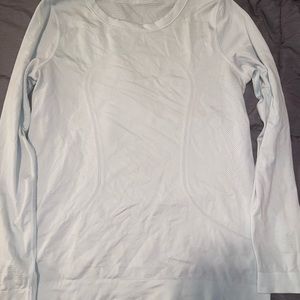 Size 6 relaxed fit lululemon swiftly tech